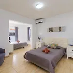 Villa Esmeralda by Villa Plus